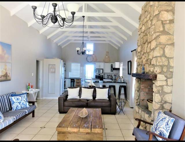 4 BEDROOM HOUSE FOR SALE IN THE COVE